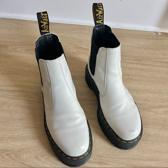 Dr. Martens | 2976 Chunky Quad White Leather Chelsea Boots Size: 8 - Picture 4 of 10